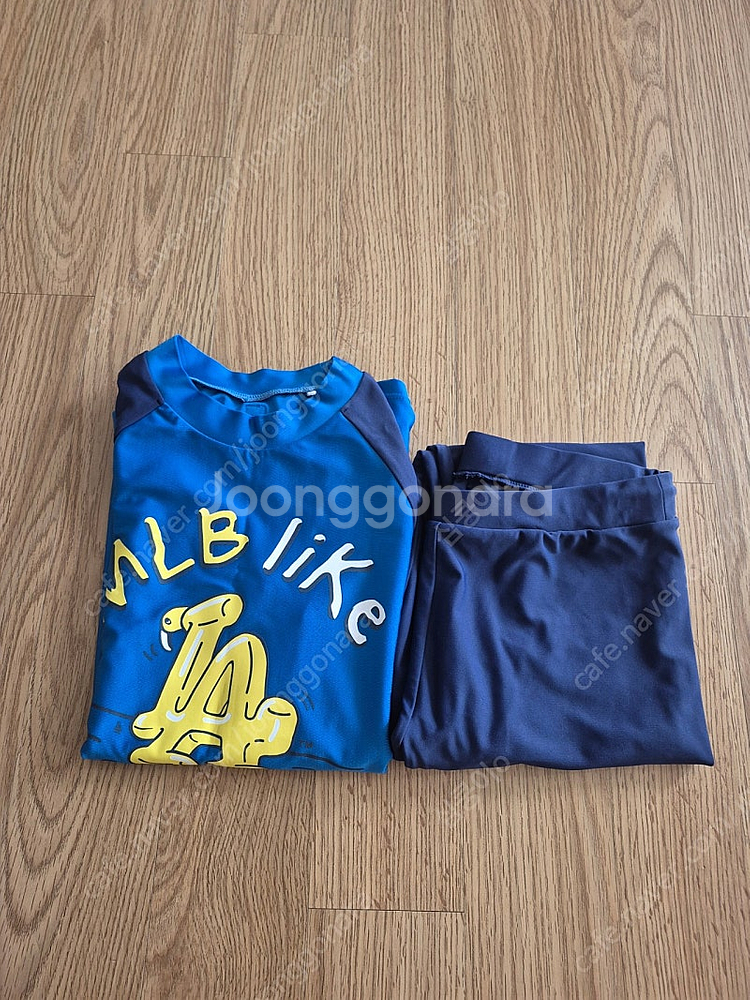 mlb키즈 래쉬가드 145사이즈 택포 3만원에 판매--0