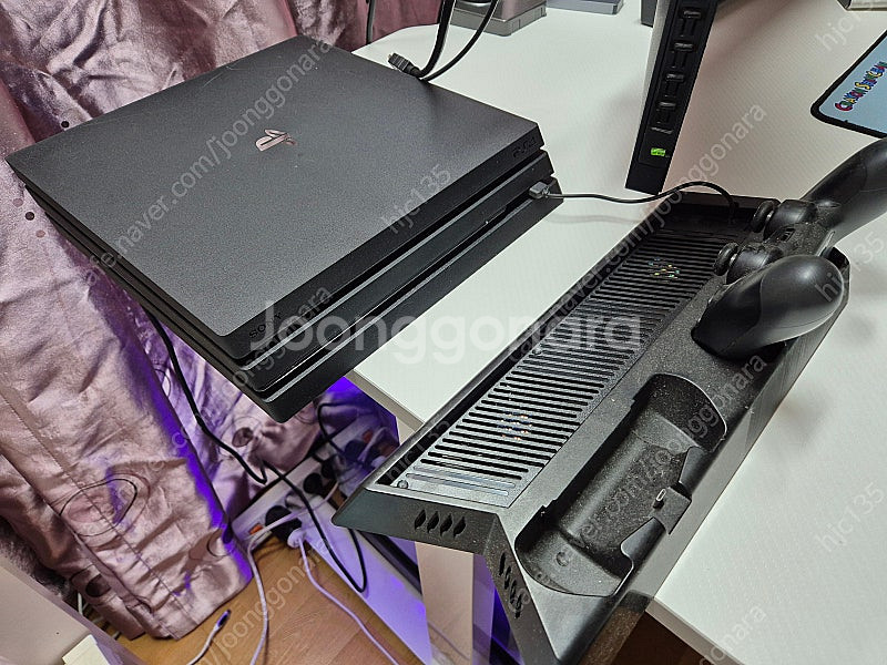 PS4 Pro 1TB + 타이틀 다수 팝니다.--1