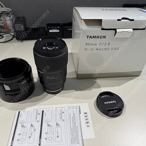 탐론 90mm F/2.8 Di III MACRO VXD 매크로 렌즈 팝니다. 소니마운트