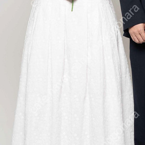 셀프 웨딩 촬영 원피스 (벰버 HEART NECK PLEATS DETAIL DRESS) m사이즈