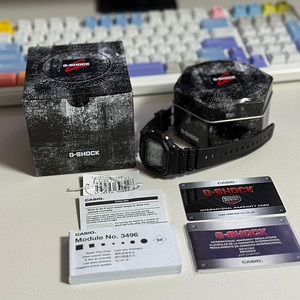 지샥 G-5600UE-1DR 터프솔라 전자시계 팝니다