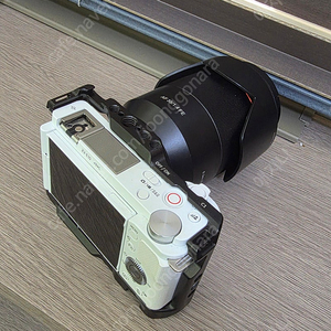 zv-e10 + 삼양35.4 fe 구형 판매합니다.