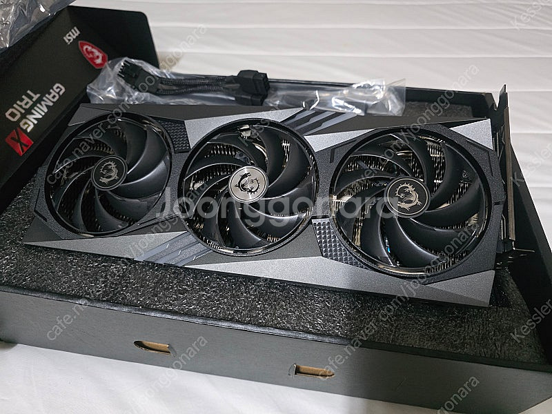 지포스 MSI RTX 4070 Ti 게이밍 X 트리오 ...--3