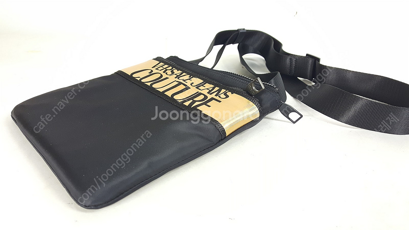 베르사체 검정/골드 나일론 남성 크로스백 정품 베르사체진스꾸뛰르--6