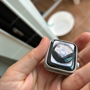 애플워치 se 40mm 부품용(정상작동, 전면 액정깨짐)