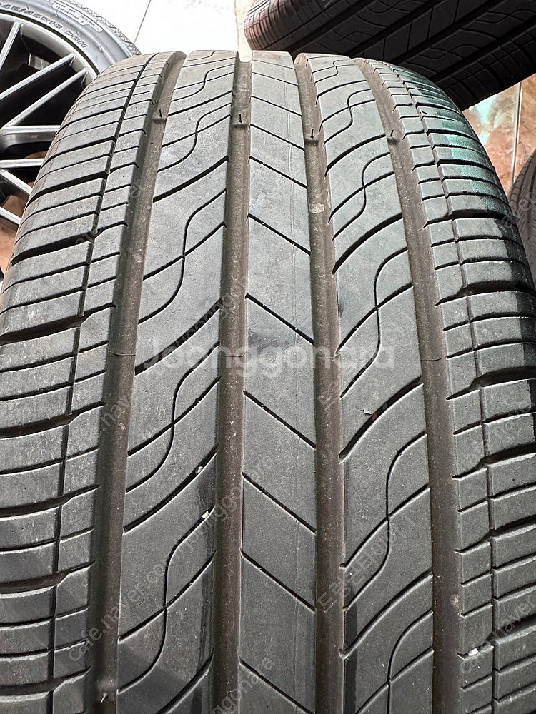 제네시스 G70 18인치 휠타이어 팝니다(245 45 ...--8