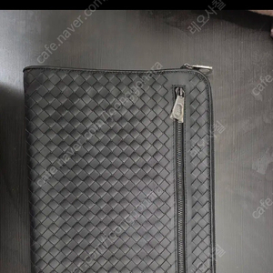 보테가베네카 다큐먼트 파우치 클러티