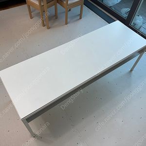 이케아 뉘보다 테이블 판매합니다.