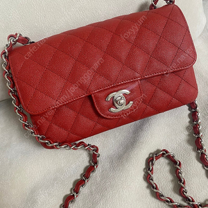 샤넬 뉴미니 아웃스티지 레드