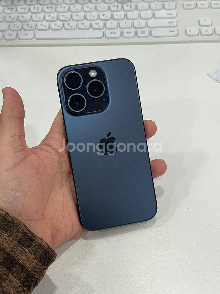 아이폰15프로 블루티타늄 128GB 80만원에 판매합니...--0