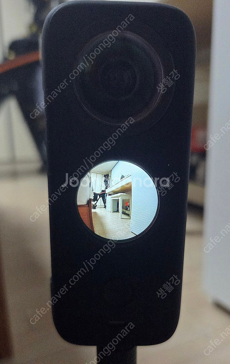 인스타 360 insta 360 x2 액션캠 카메라 풀박 메모리 및 셀피스틱 삼각대--1