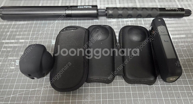 인스타 360 insta 360 x2 액션캠 카메라 풀박 메모리 및 셀피스틱 삼각대--5