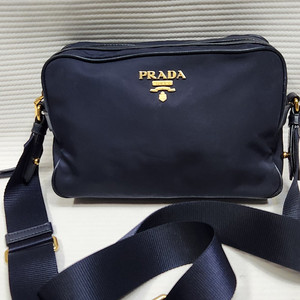 PRADA 프라다 포코노 스퀘어 카메라백. 크로스백