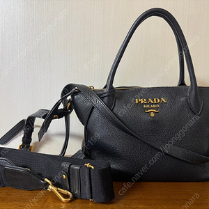 프라다 비텔로 숄더백 (1BA111) 판매합니다.