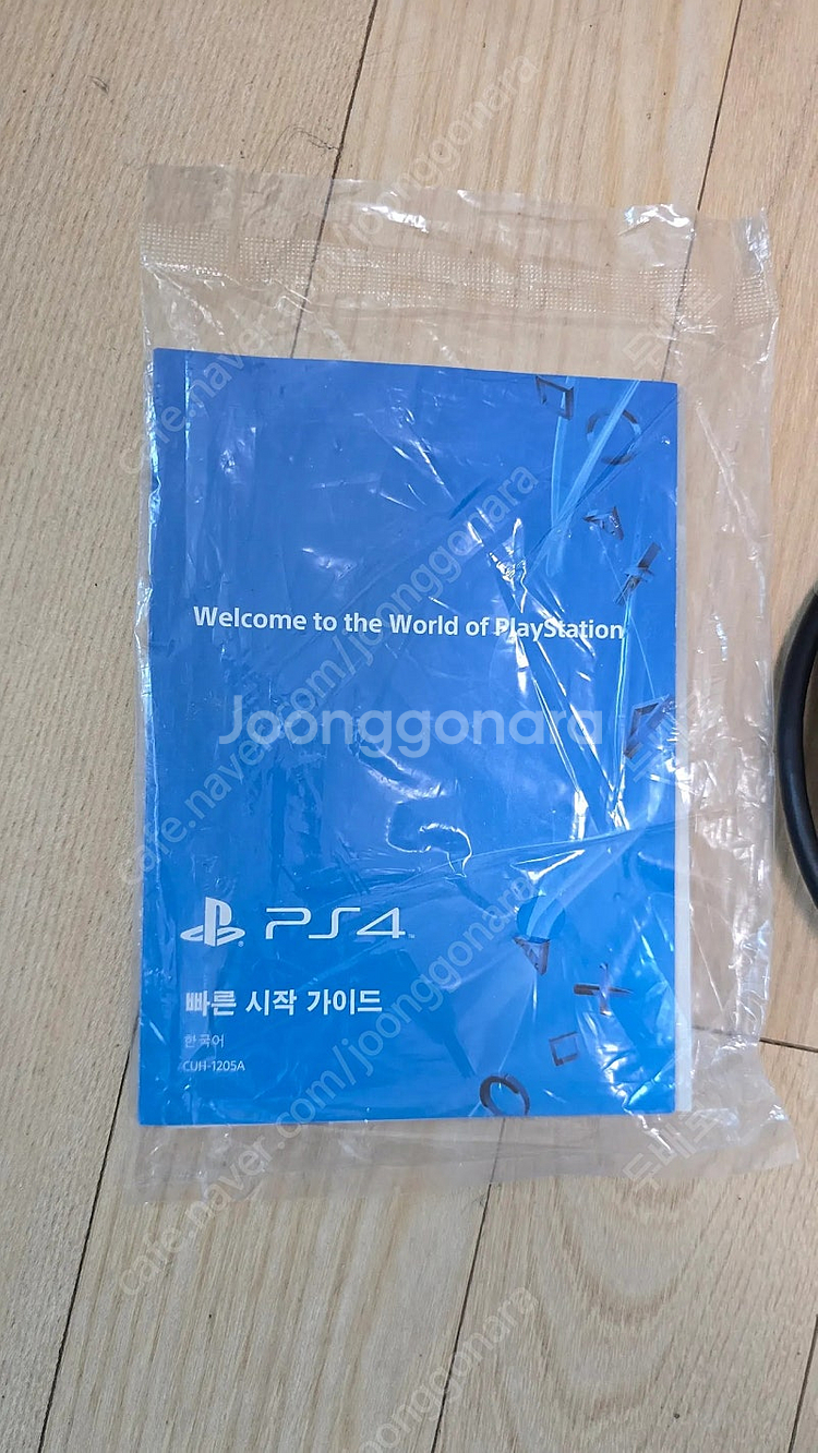 PS4 본체 + 게임2개 상태 좋습니다. 박스포함 전구...--3