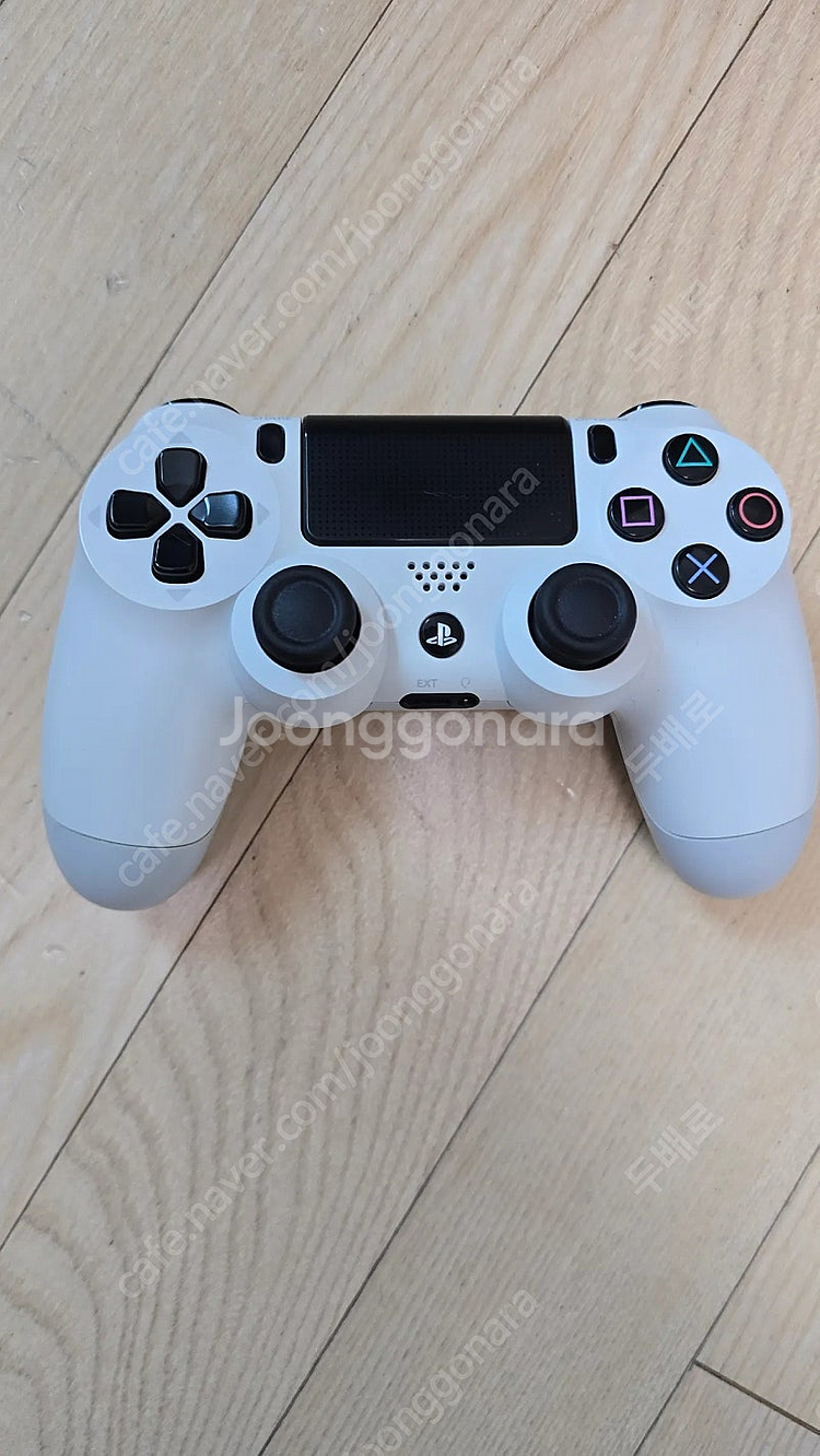 PS4 본체 + 게임2개 상태 좋습니다. 박스포함 전구...--4