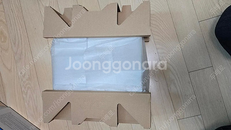 PS4 본체 + 게임2개 상태 좋습니다. 박스포함 전구...--7