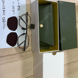 아코니 안경 eris2 블랙 골드 컬러 판매합니다