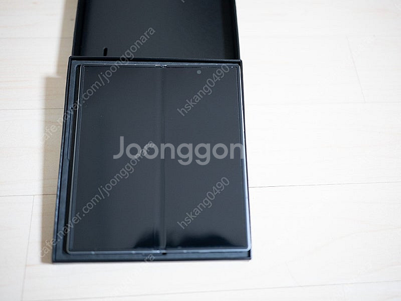 삼성 갤럭시 폴드 6 판매합니다. S급. 개인입니다.--1