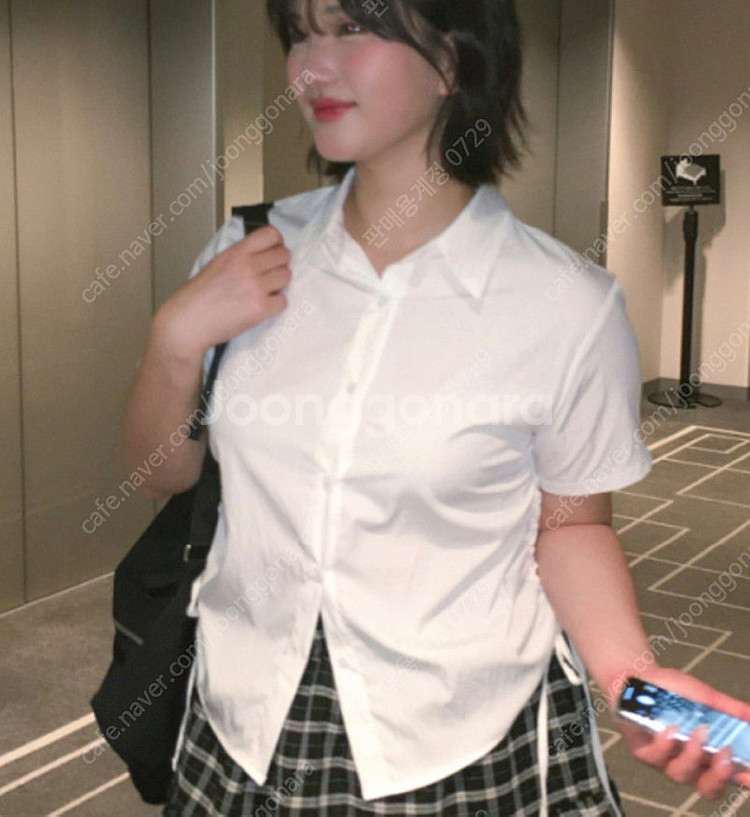 (오늘만 만원) 지그재그 리치무드 낫띵 셔링 반팔 셔츠...--1