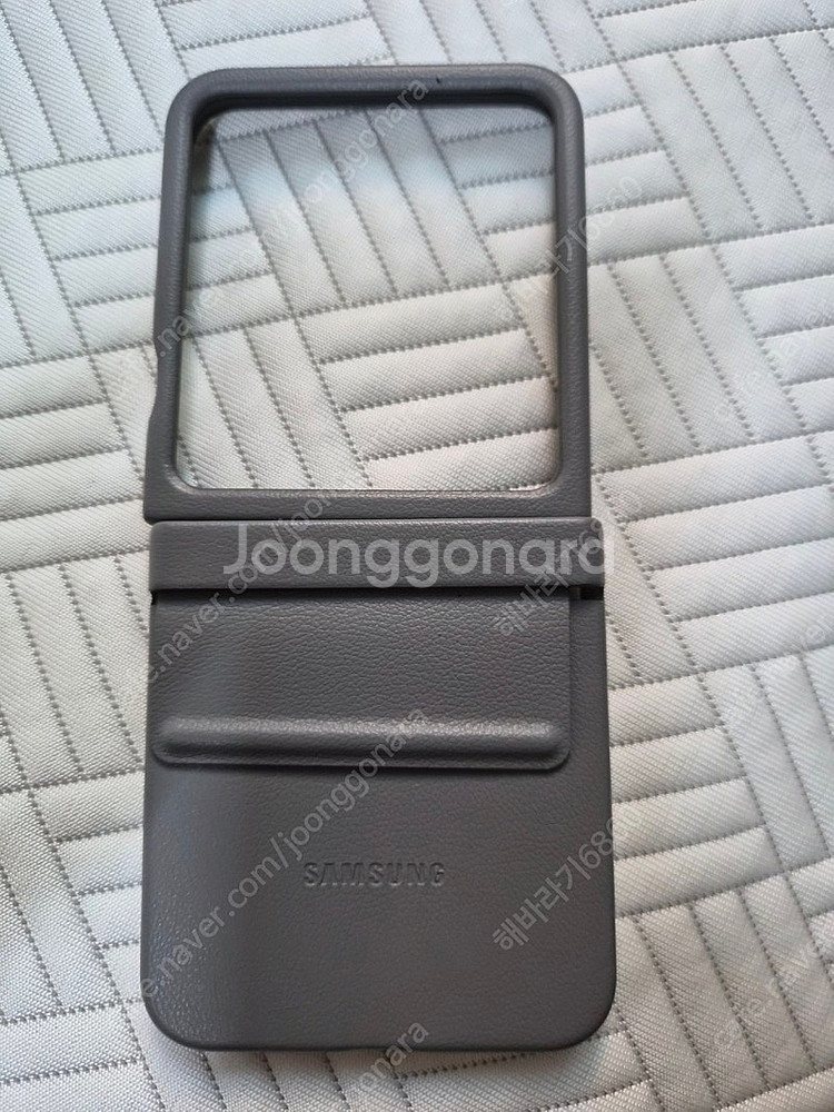 갤럭시Z플립6 정품수트케이스--0