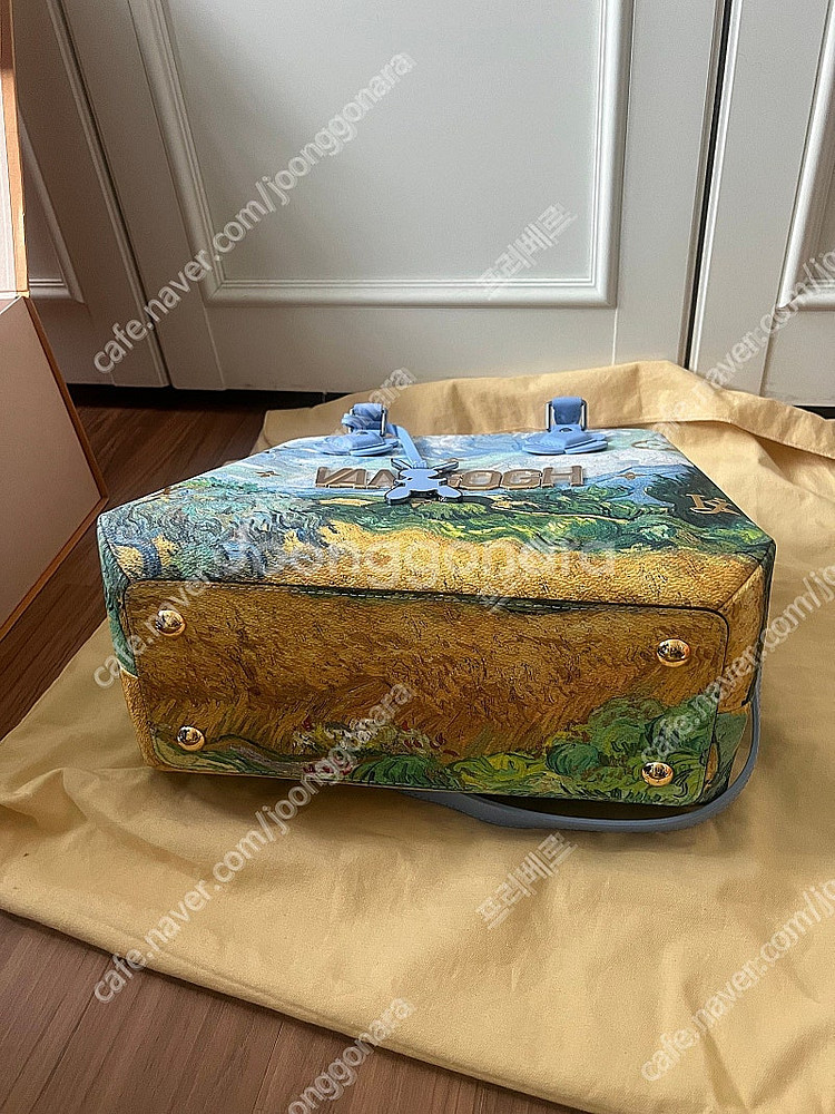 루이비통 반고흐 몽테뉴 제프쿤스 VAN GOGH--3