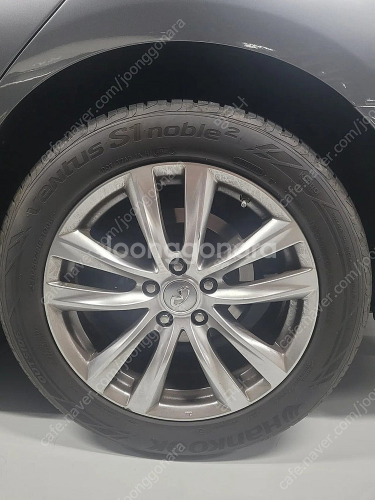 인피니티 Q70 18인치 휠타이어 판매합니다.--6