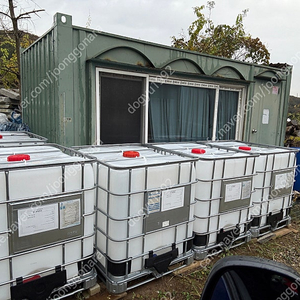 1톤 물통 탱크 정품 4개 1000리터 사각물통 거의 새거 싸게 팝니다. 이미지