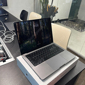 맥북에어 M2 8GB / 512GB 실버 판매합니다.