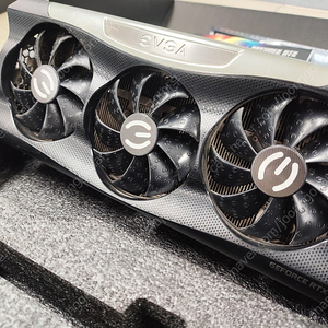 EVGA 지포스 RTX 3080 FTW3 ULTRA GAMING 10GB 팝니다.