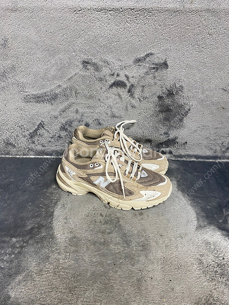 뉴발란스 운동화 240--0