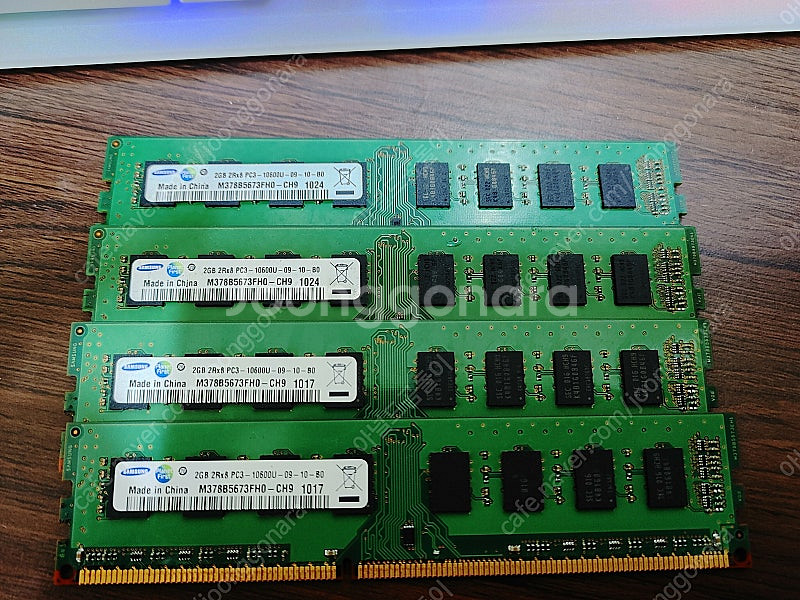 데스크탑용 삼성 메모리 2기가 4개 상태A급 2GB 2Rx8 PC3 10600U-09-10-B0--0