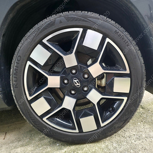 디올뉴코나EV 19인치 휠타이어와 17인치 휠타이어 교환 하실분