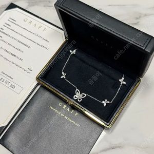 그라프 멀티 버터플라이 실루엣 다이아몬드 펜던트 새상품