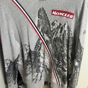 몽클레어 마운틴 맨투맨