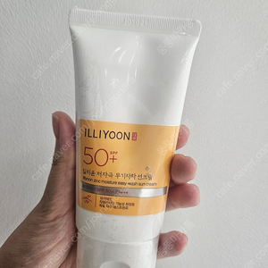 일리윤 저자극 무기자차 선크림 50ml