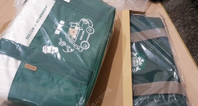 새것 미개봉 SSG+스타벅스 콜라보 보냉알비백 베어리스타 두종류 이미지