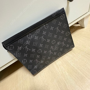 루이비통 클러치