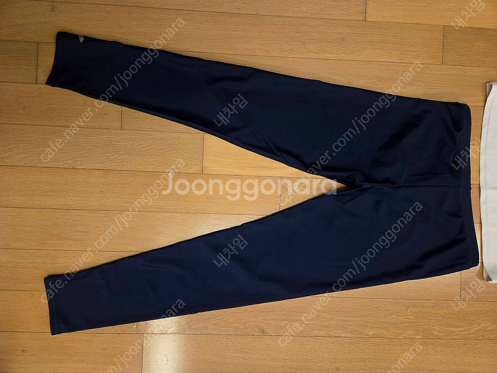 레쉬가드 수영복 남, 여 2벌 팝니다(각각 거래 가능)--9