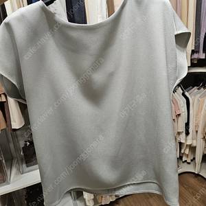 유메르 umer 아워돌먼블라우스 1회착용 민트