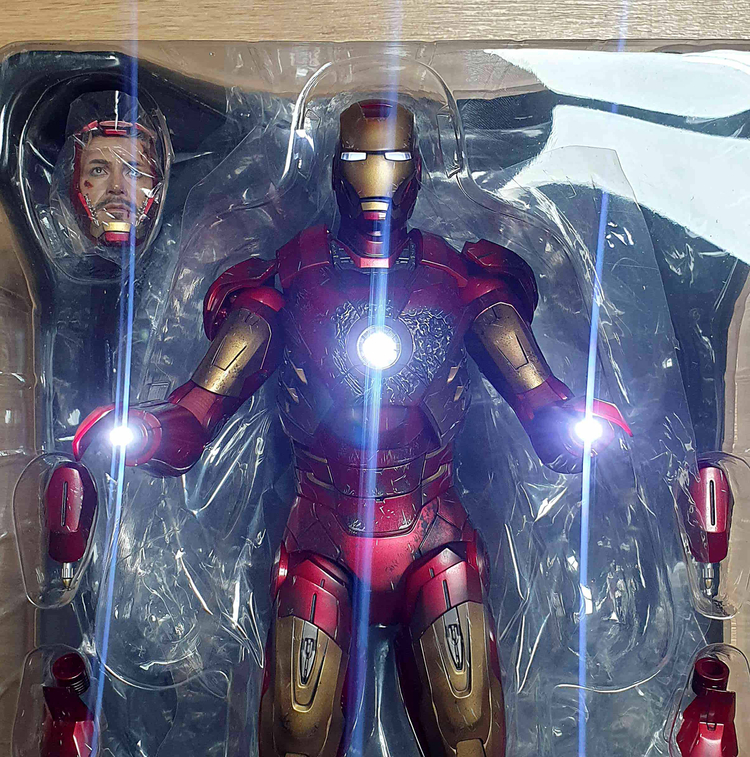 핫토이 아이언맨 마크7 배틀데미지 12인치 피규어 이미지