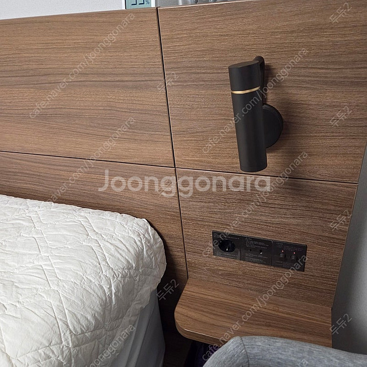 호텔침대 아트월월넛 침대 Q/K+패널 판매합니다.--5
