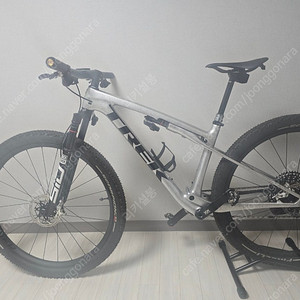 25년 트렉 슈퍼칼리버 최상급 m사이즈팝니다