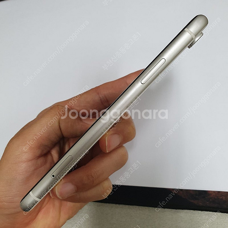 204387 아이폰XR 64 화이트 중고폰 18만원 배...--5