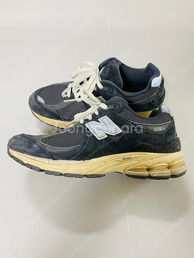 뉴발란스 2002r 스페셜 빈티지 블랙 245--0