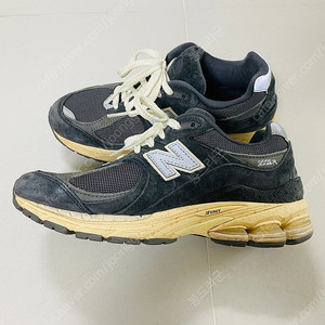 뉴발란스 2002r 스페셜 빈티지 블랙 245