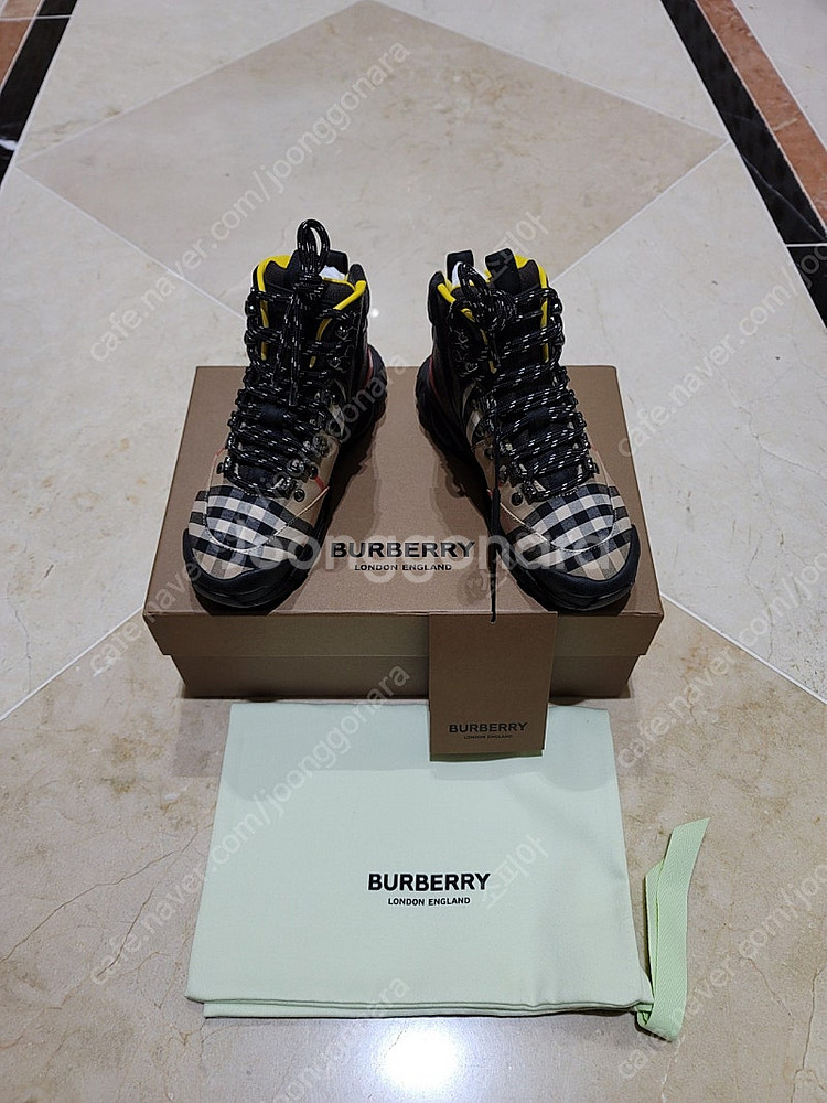 버버리 키즈 체크 레이스업 31 Size (새상품)--0