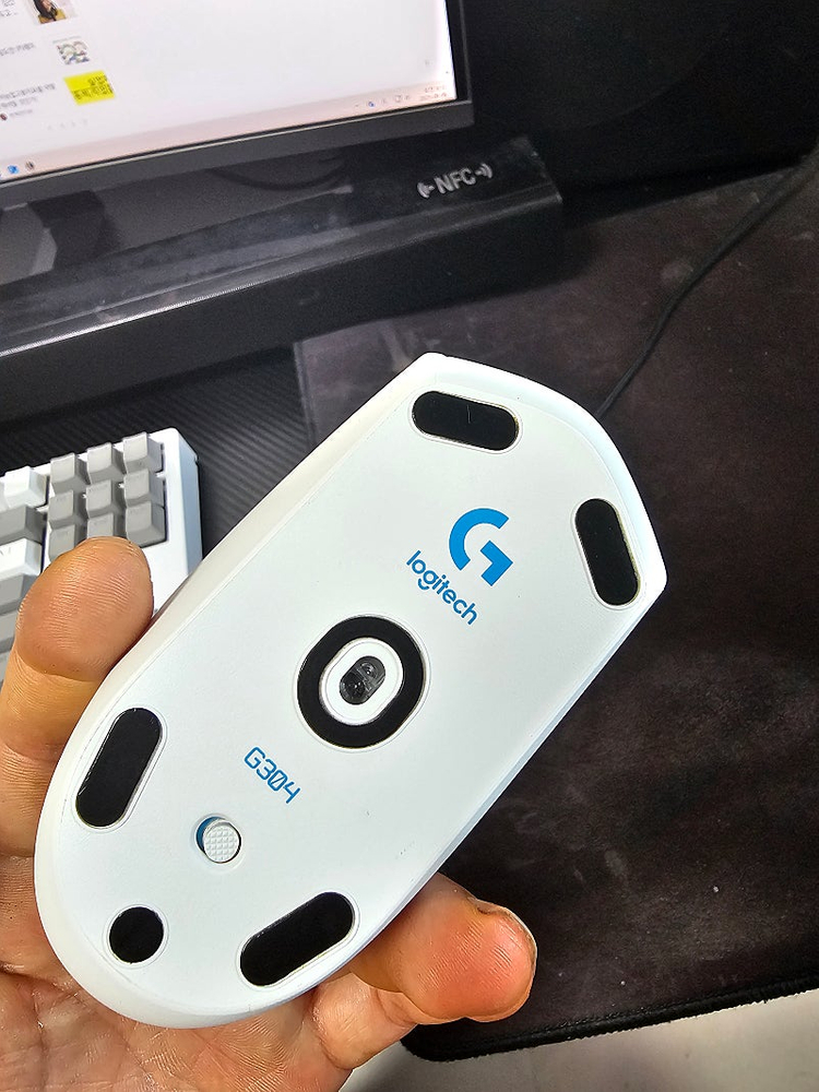 라이젠5 7500f 3080ti 컴퓨터 본체. 모니터 이미지