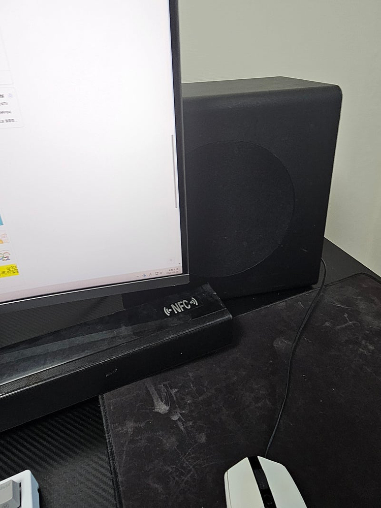 라이젠5 7500f 3080ti 컴퓨터 본체. 모니터 이미지