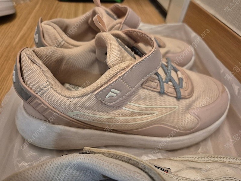 휠라 여아운동화 230.240 세개일괄--3